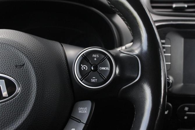 Kia Soul II Рестайлинг с пробегом 2018 года, цена 1 650 000 рублей, 157759 км, хэтчбек, Автокод Объявления