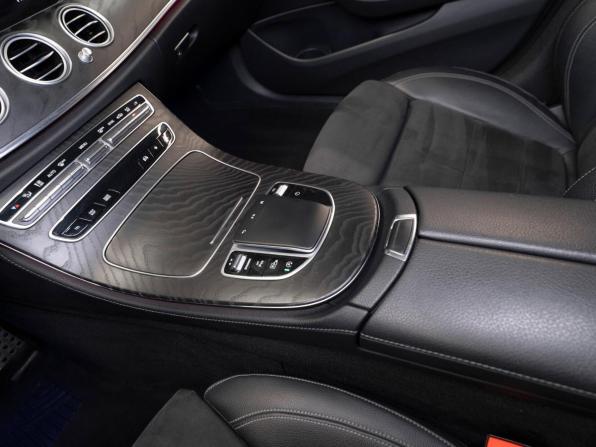 Mercedes-Benz E-Класс V (W213 S213 C238) Рестайлинг с пробегом 2021 года, цена 3 540 000 рублей, 165811 км, седан, Автокод Объявления
