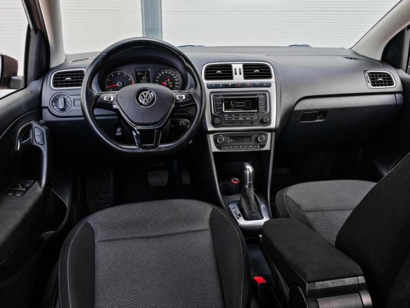 Volkswagen Polo V Рестайлинг с пробегом 2017 года, цена 1 220 000 рублей, 95569 км, седан, Автокод Объявления