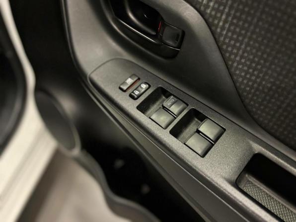 Toyota Vitz III (XP130) Рестайлинг 2 с пробегом 2019 года, цена 977 000 рублей, 91044 км, хэтчбек, Автокод Объявления