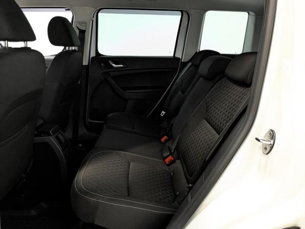 Skoda Yeti I Рестайлинг с пробегом 2016 года, цена 1 695 000 рублей, 79000 км, внедорожник, Автокод Объявления