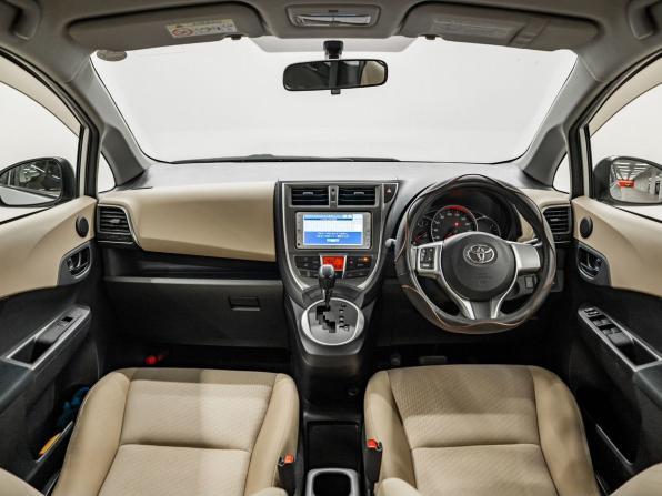 Toyota Ractis II с пробегом 2013 года, цена 1 150 000 рублей, 29192 км, хэтчбек, Автокод Объявления