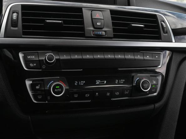BMW 3 серии VI (F3x) Рестайлинг с пробегом 2017 года, цена 2 019 000 рублей, 132611 км, седан, Автокод Объявления