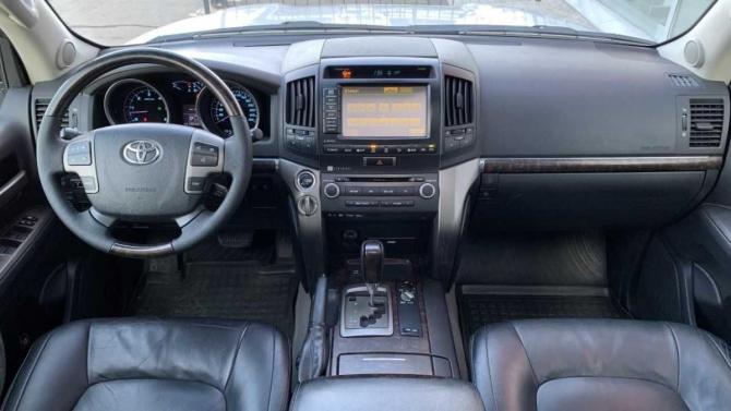 Toyota Land Cruiser 200 Series с пробегом 2011 года, цена 2 760 000 рублей, 254223 км, внедорожник, Автокод Объявления