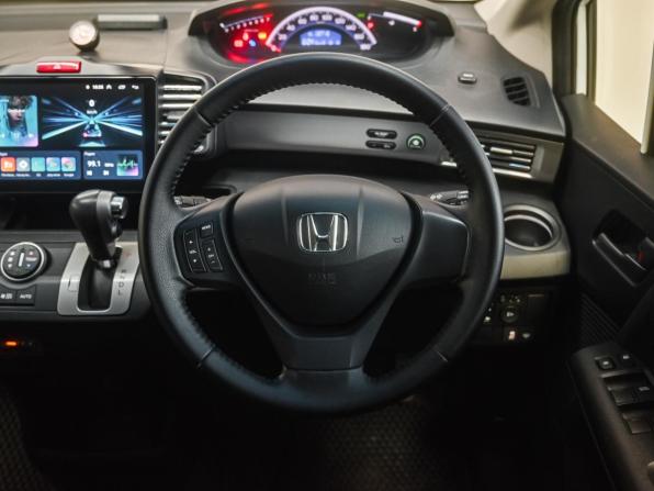 Honda Freed I Рестайлинг 2 с пробегом 2014 года, цена 1 299 000 рублей, 130716 км, компактвэн, Автокод Объявления