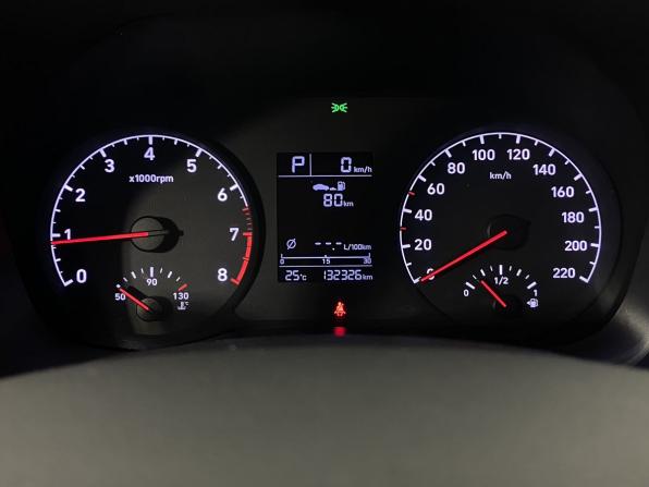 Hyundai Solaris II с пробегом 2018 года, цена 1 385 000 рублей, 131990 км, седан, Автокод Объявления