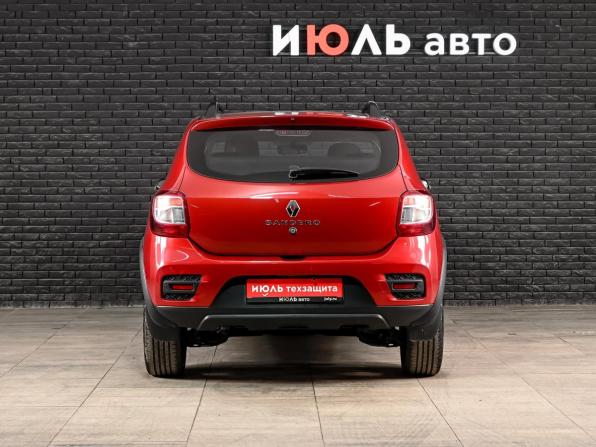 Renault Sandero II Рестайлинг с пробегом 2021 года, цена 1 365 000 рублей, 73448 км, хэтчбек, Автокод Объявления