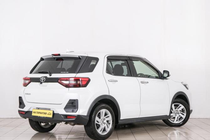 Toyota Raize I с пробегом 2022 года, цена 1 839 000 рублей, 56270 км, внедорожник, Автокод Объявления
