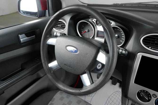 Ford Focus II Рестайлинг с пробегом 2008 года, цена 599 000 рублей, 201000 км, седан, Автокод Объявления