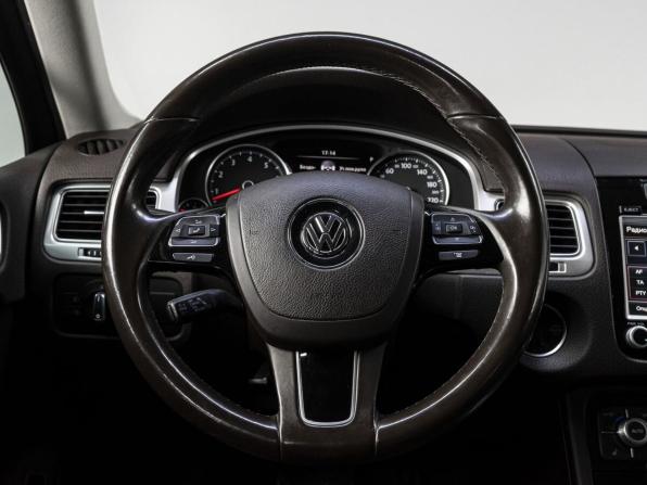 Volkswagen Touareg II Рестайлинг с пробегом 2015 года, цена 3 490 000 рублей, 134221 км, внедорожник, Автокод Объявления