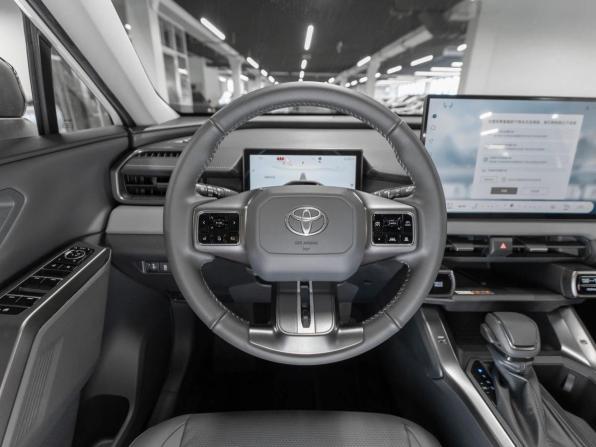 Toyota RAV4 VI (XA60) с пробегом 2026 года, цена 4 150 000 рублей, 6 км, внедорожник, Автокод Объявления