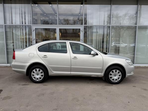 Skoda Octavia II (A5) Рестайлинг с пробегом 2012 года, цена 940 000 рублей, 99111 км, лифтбек, Автокод Объявления