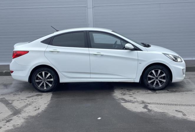Hyundai Solaris I с пробегом 2012 года, цена 760 000 рублей, 177377 км, седан, Автокод Объявления