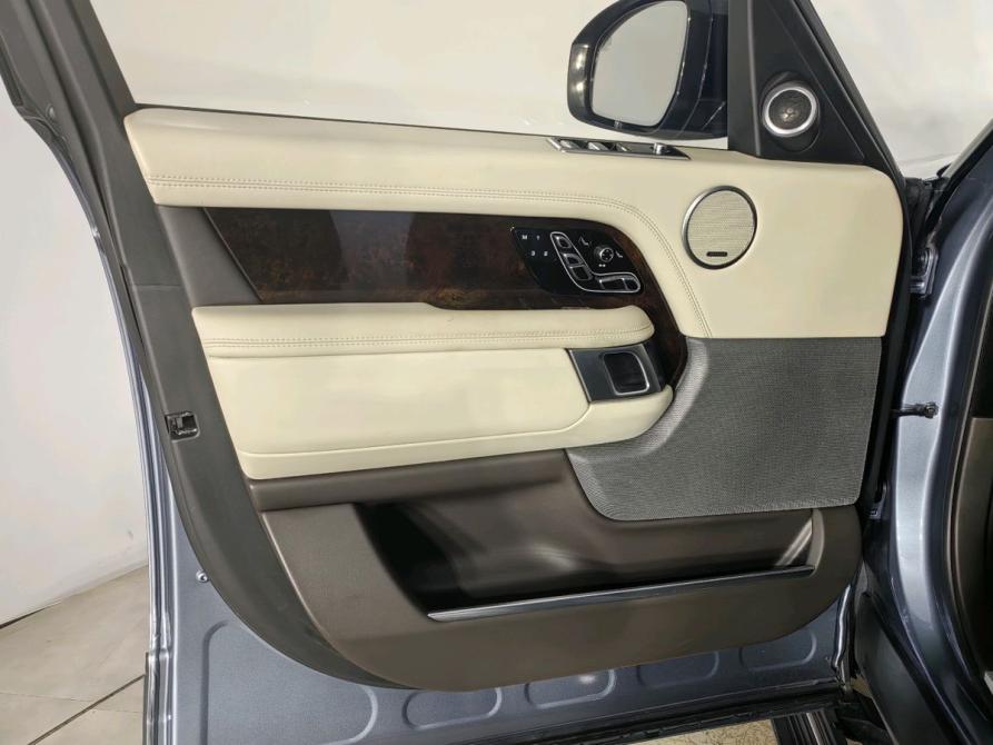 Land Rover Range Rover IV Рестайлинг Санкт-Петербург  - изображение 11