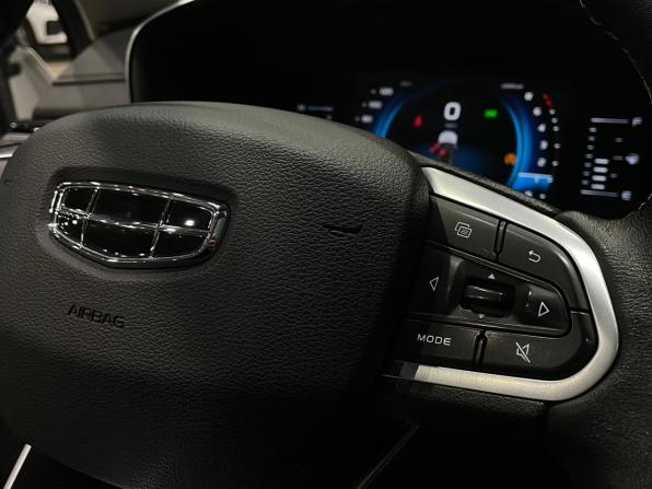 Geely Atlas Pro с пробегом 2023 года, цена 1 899 000 рублей, 68380 км, внедорожник, Автокод Объявления