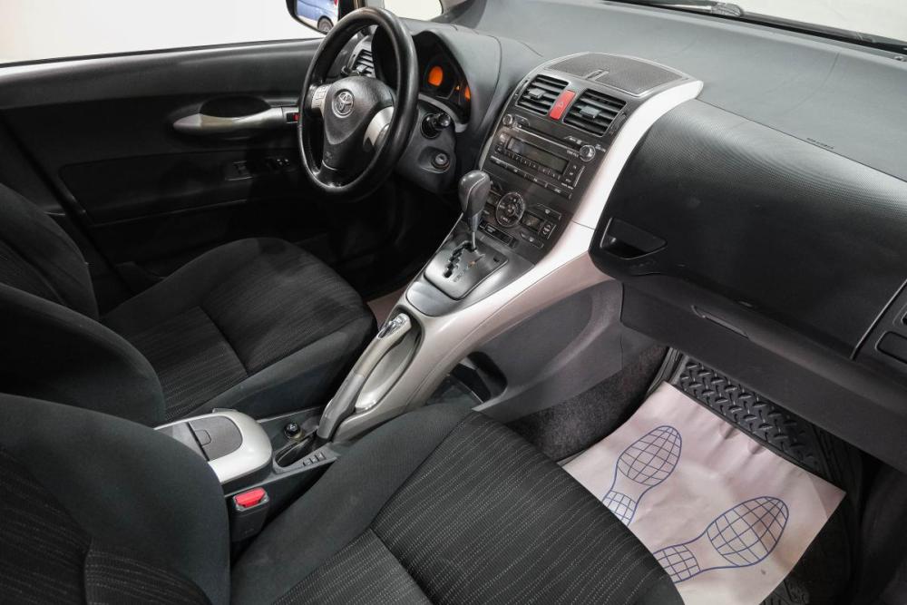 Toyota Auris I Новокузнецк  - изображение 10