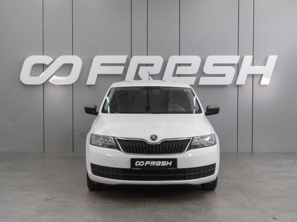 Skoda Rapid I с пробегом 2015 года, цена 1 060 000 рублей, 44348 км, лифтбек, Автокод Объявления
