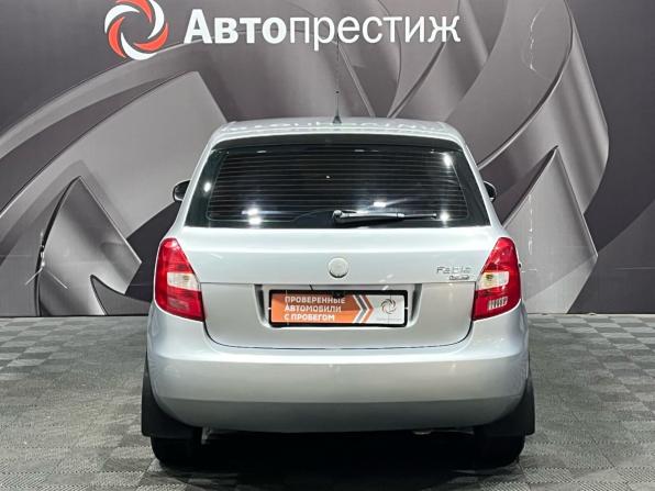 Skoda Fabia II с пробегом 2009 года, цена 375 000 рублей, 219767 км, хэтчбек, Автокод Объявления