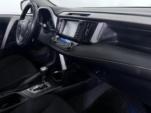 Toyota RAV4 IV (XA40) Рестайлинг с пробегом 2017 года, цена 2 250 000 рублей, 126428 км, внедорожник, Автокод Объявления