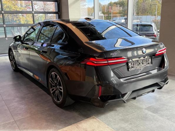 BMW 5 серии VIII (G60/G61/G68) с пробегом 2023 года, цена 7 800 000 рублей, 37655 км, седан, Автокод Объявления