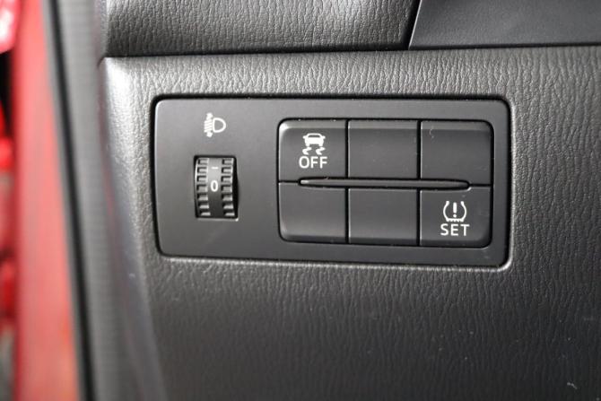 Mazda 3 III (BM) с пробегом 2017 года, цена 1 299 990 рублей, 150662 км, седан, Автокод Объявления