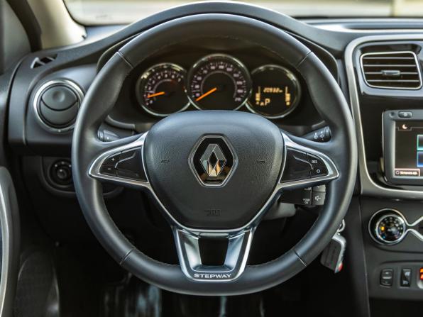 Renault Sandero II Рестайлинг с пробегом 2020 года, цена 1 348 000 рублей, 40480 км, хэтчбек, Автокод Объявления