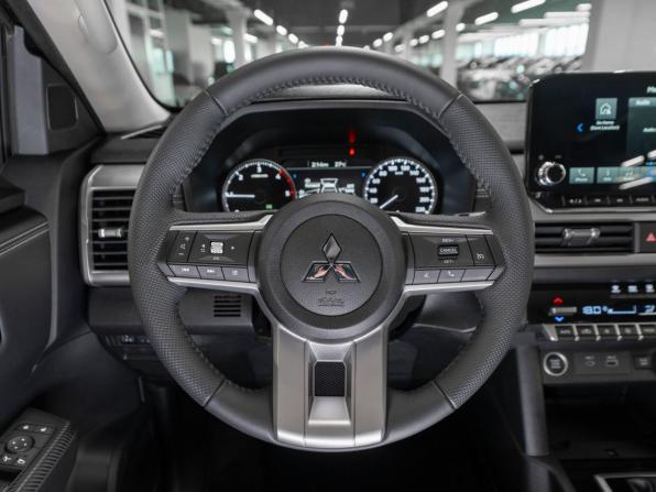 Mitsubishi L200 VI с пробегом 2025 года, цена 5 300 000 рублей, 50 км, пикап, Автокод Объявления