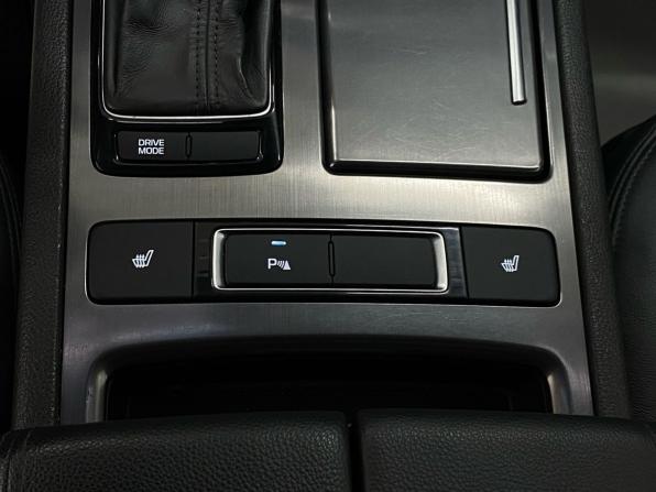 Hyundai Genesis II с пробегом 2015 года, цена 1 980 000 рублей, 188763 км, седан, Автокод Объявления