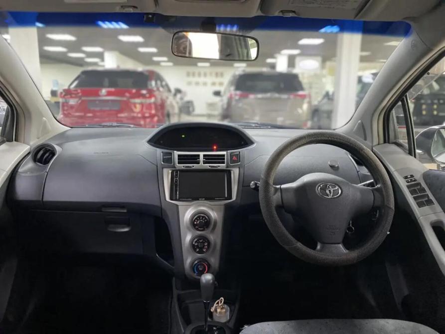 Toyota Vitz II (XP90) Челябинск  - изображение 8