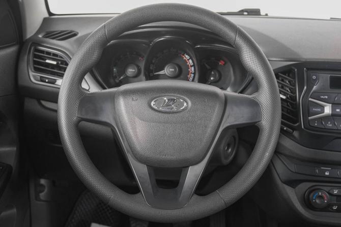 Lada (ВАЗ) Vesta I с пробегом 2019 года, цена 999 000 рублей, 57000 км, седан, Автокод Объявления