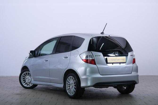 Honda Fit II с пробегом 2009 года, цена 799 000 рублей, 225000 км, хэтчбек, Автокод Объявления