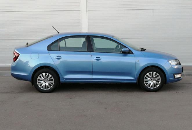 Skoda Rapid I с пробегом 2015 года, цена 1 040 000 рублей, 196948 км, лифтбек, Автокод Объявления
