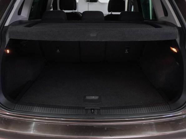 Volkswagen Tiguan II с пробегом 2018 года, цена 1 908 000 рублей, 138028 км, внедорожник, Автокод Объявления