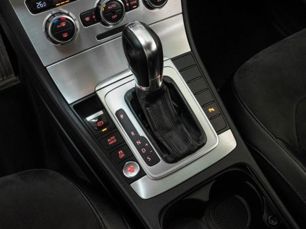 Volkswagen Passat B7 с пробегом 2013 года, цена 1 265 000 рублей, 167144 км, седан, Автокод Объявления