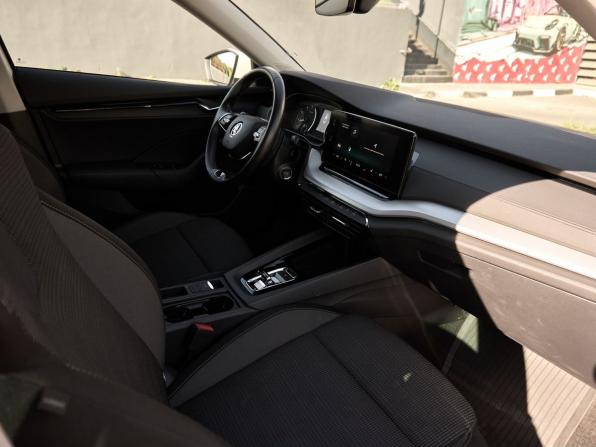 Skoda Octavia IV (A8) с пробегом 2021 года, цена 2 391 000 рублей, 53798 км, лифтбек, Автокод Объявления