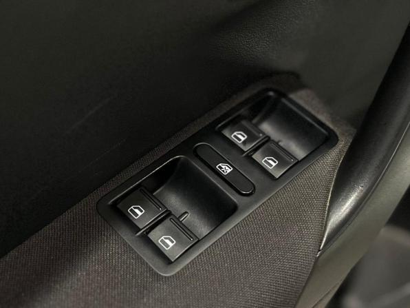 Volkswagen Polo V Рестайлинг с пробегом 2018 года, цена 1 250 000 рублей, 154176 км, седан, Автокод Объявления