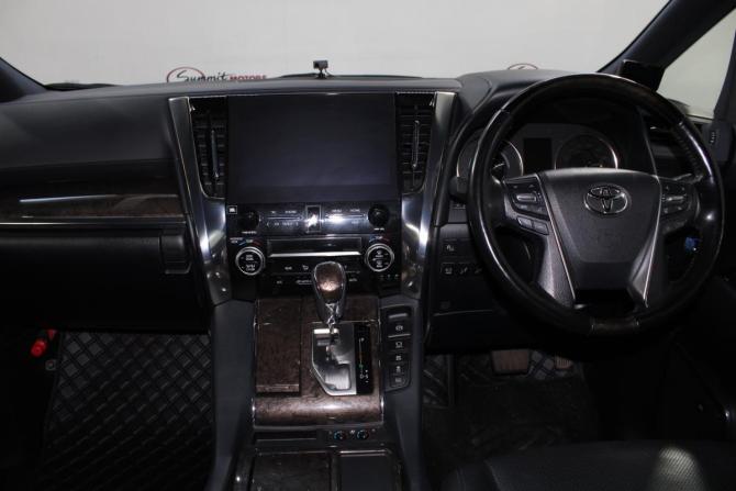 Toyota Alphard III Рестайлинг с пробегом 2021 года, цена 5 700 000 рублей, 80903 км, минивэн, Автокод Объявления