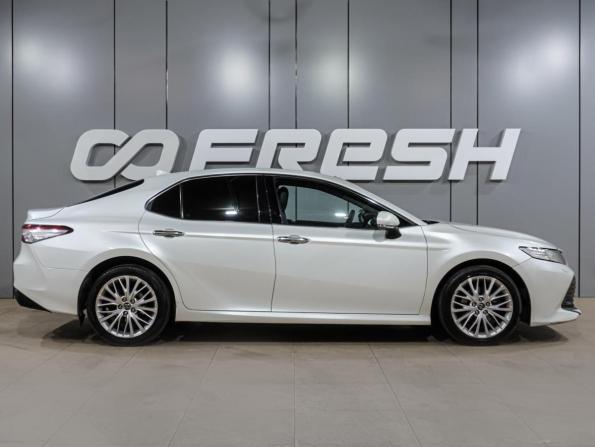 Toyota Camry VIII (XV70) с пробегом 2019 года, цена 2 549 000 рублей, 258663 км, седан, Автокод Объявления