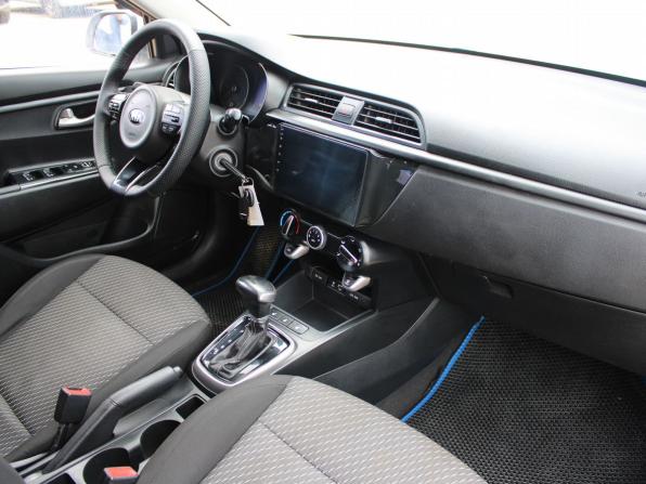 Kia Rio IV с пробегом 2018 года, цена 739 000 рублей, 181853 км, хэтчбек, Автокод Объявления