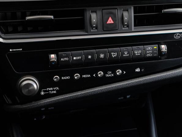 Lexus ES VII Рестайлинг с пробегом 2021 года, цена 3 090 000 рублей, 171437 км, седан, Автокод Объявления