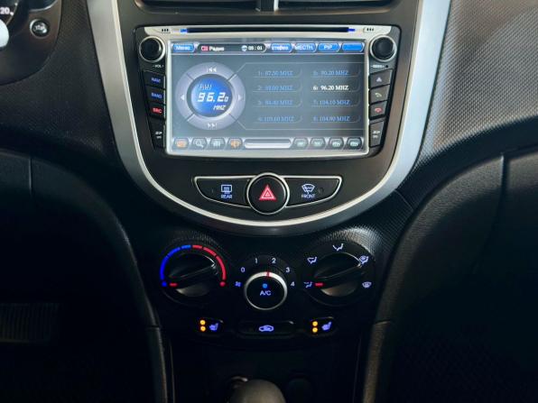 Hyundai Solaris I с пробегом 2011 года, цена 825 000 рублей, 99000 км, хэтчбек, Автокод Объявления
