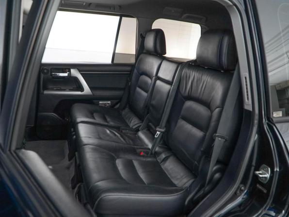 Toyota Land Cruiser 200 Series Рестайлинг 1 с пробегом 2013 года, цена 3 111 444 рубля, 376504 км, внедорожник, Автокод Объявления