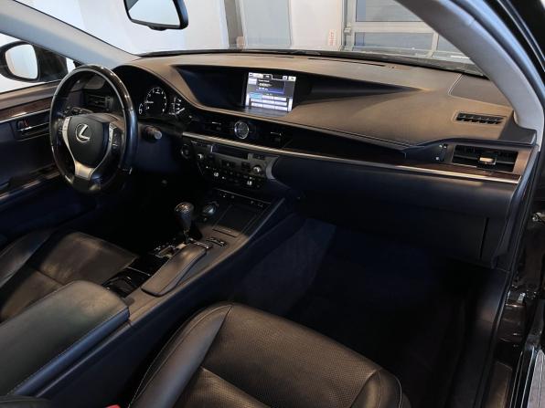 Lexus ES VI с пробегом 2014 года, цена 2 250 000 рублей, 192837 км, седан, Автокод Объявления