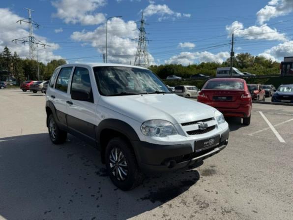 Chevrolet Niva I Рестайлинг с пробегом 2018 года, цена 640 000 рублей, 102233 км, внедорожник, Автокод Объявления