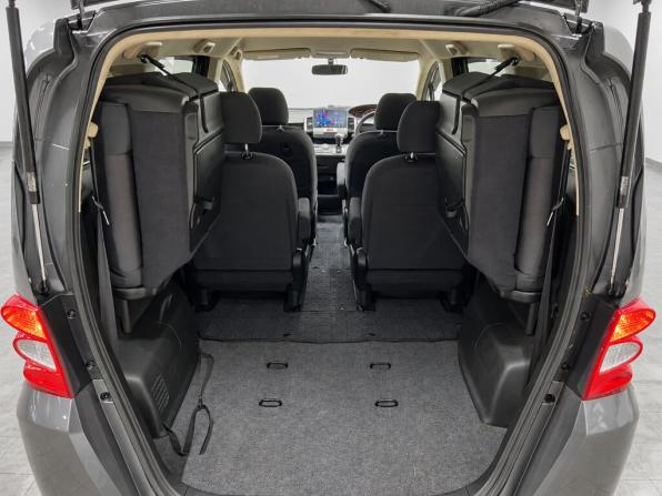 Honda Freed I с пробегом 2009 года, цена 1 000 000 рублей, 109000 км, компактвэн, Автокод Объявления