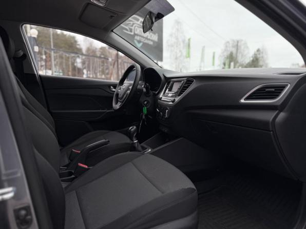 Hyundai Solaris II с пробегом 2018 года, цена 1 029 000 рублей, 157549 км, седан, Автокод Объявления