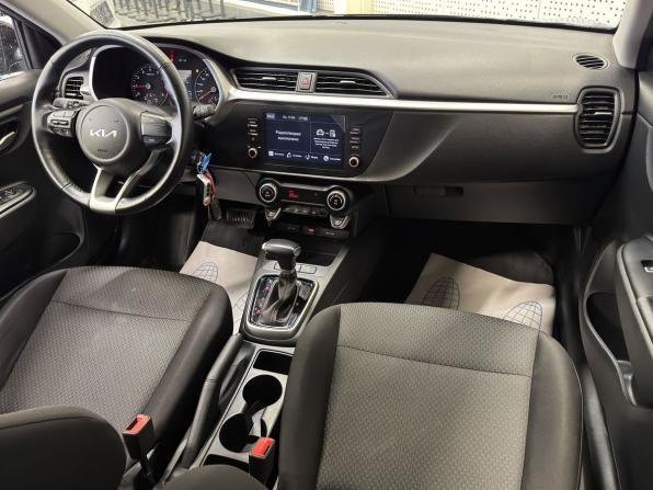 Kia Rio IV Рестайлинг с пробегом 2022 года, цена 1 230 000 рублей, 74482 км, седан, Автокод Объявления