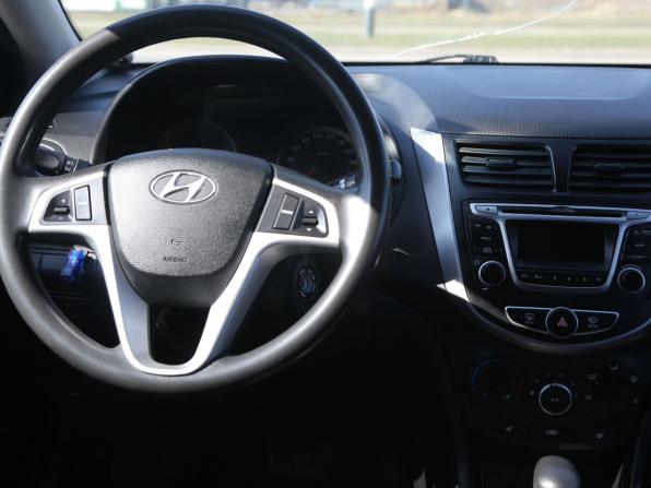 Hyundai Solaris I с пробегом 2013 года, цена 595 000 рублей, 244600 км, седан, Автокод Объявления