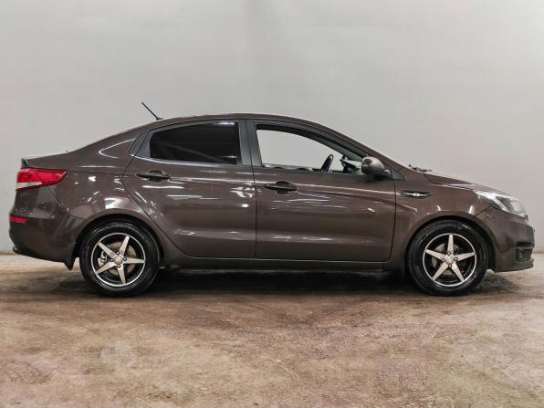 Kia Rio III Рестайлинг с пробегом 2015 года, цена 890 000 рублей, 215428 км, седан, Автокод Объявления