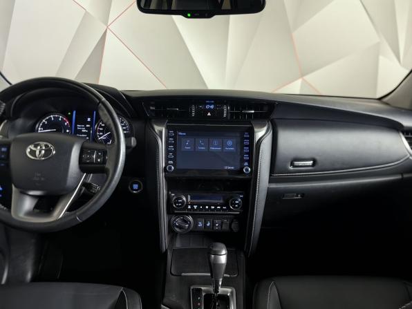 Toyota Fortuner II Рестайлинг с пробегом 2021 года, цена 4 930 000 рублей, 68015 км, внедорожник, Автокод Объявления